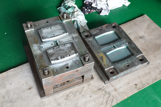 Smooth Surface Finish Connector Injection Molding Customized Color ISO9001